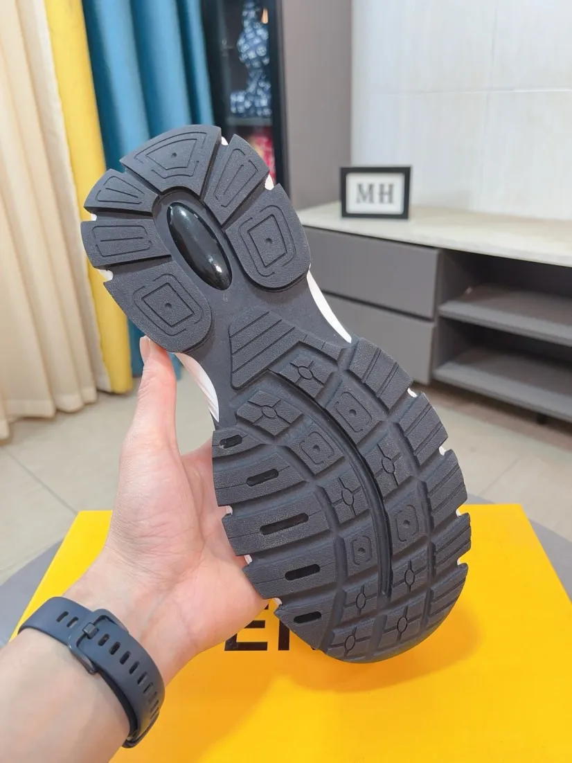Men's shoes 💰458🌹🌹【fendi Fendi】: 🔝High-end brand of men's shoes: high-top series: official website 1:1 latest masterpiece: the upper is made of brand fabric with imported cowhide technology, ➕🐑made in sheepskin👍, making walking more convenient and comfortable, a stunning work, compared with the official quality, the beautiful 1:1 replica [color]! Create a fashionable personality to set off your uniqueness! A must-have for trendy men! 🔥Size: 38-44.